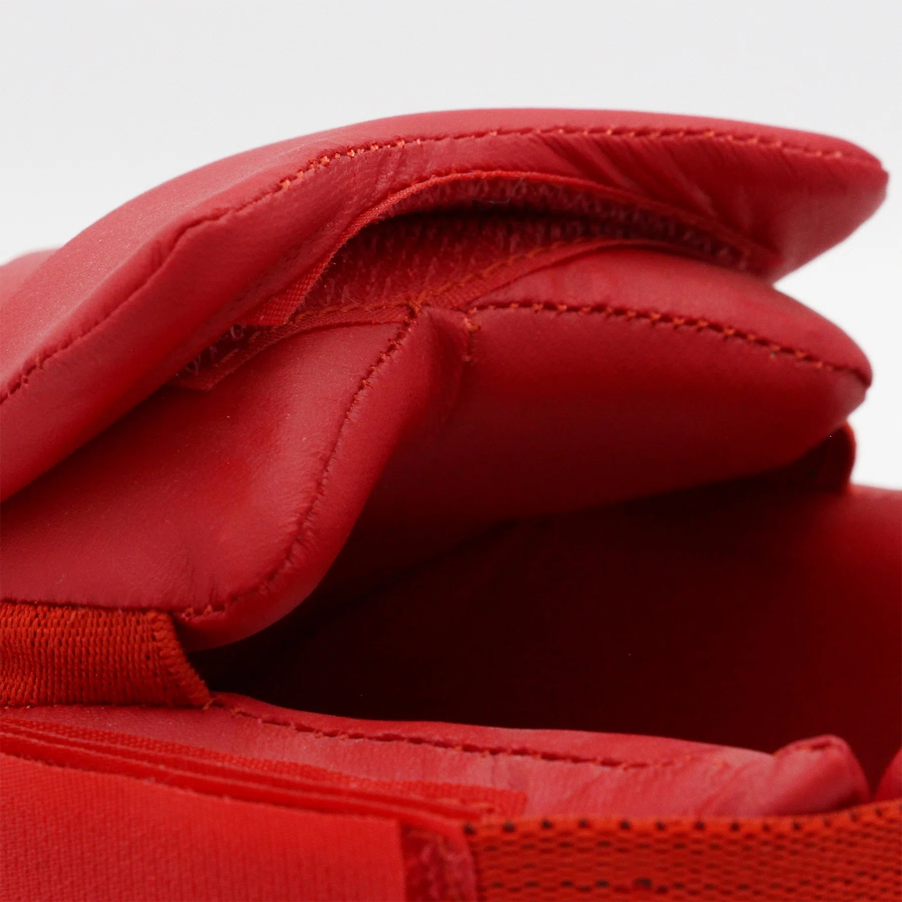 Protetor de Pé Adidas WKF Avulso para Kumite - detalhe do produto