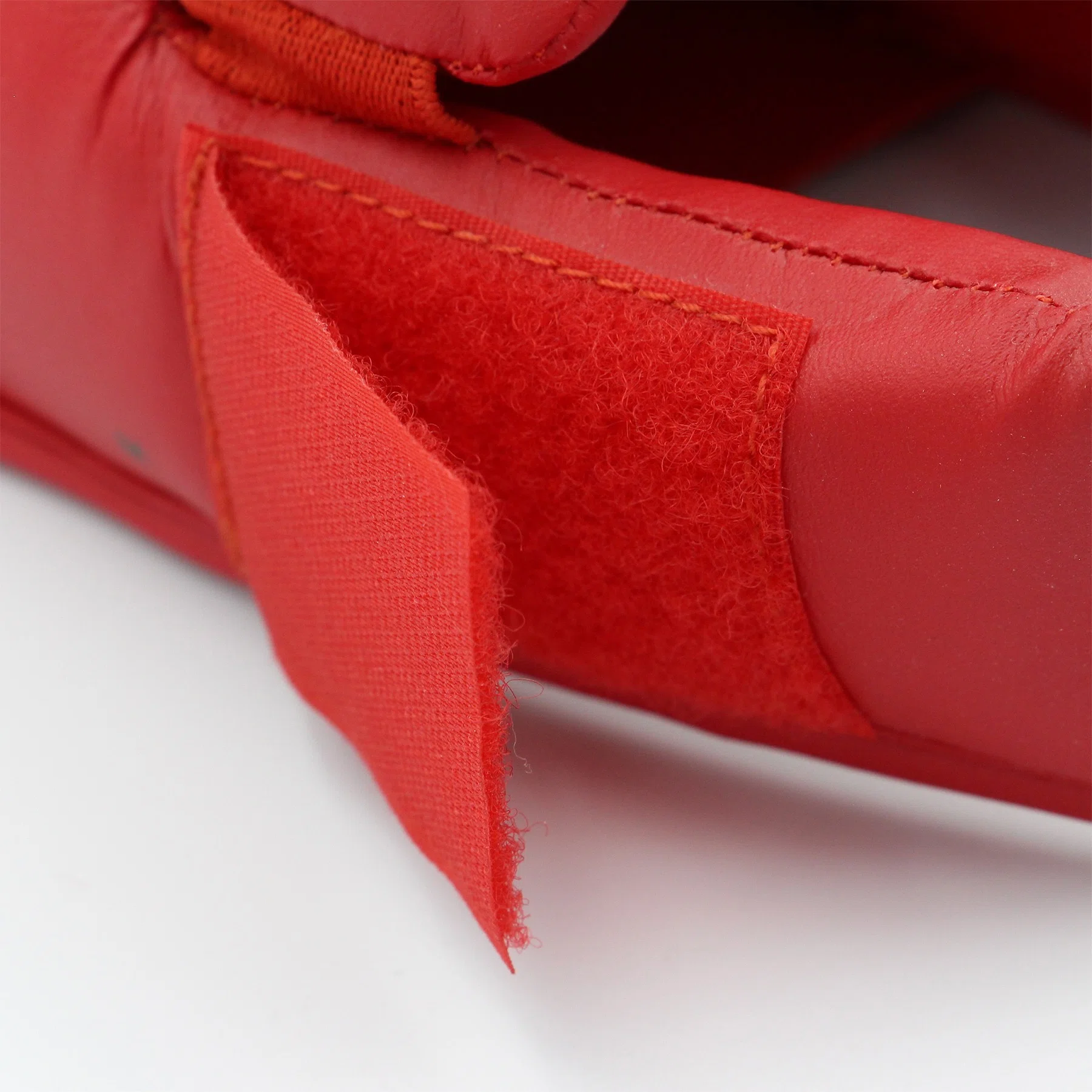 Protetor de Pé Adidas WKF Avulso para Kumite - detalhe do produto